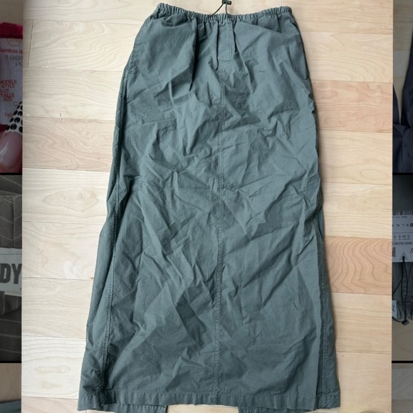 KHAKI CARGO SKIRT - Picture 4 of 6